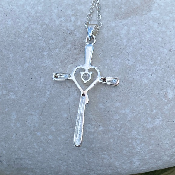 Heart cross and cz stud earring set silver plated new in box - Picture 7 of 8